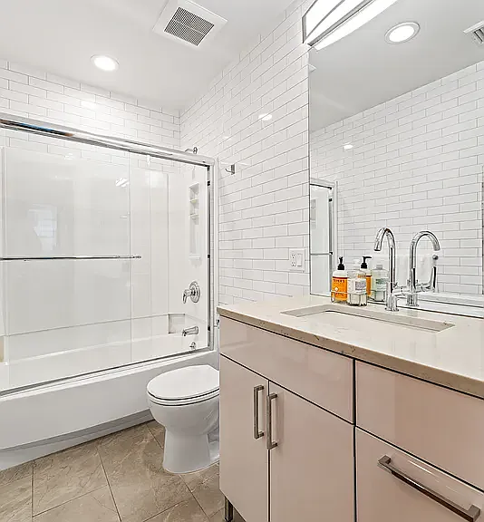102 Chambers St #5 — Photo 6