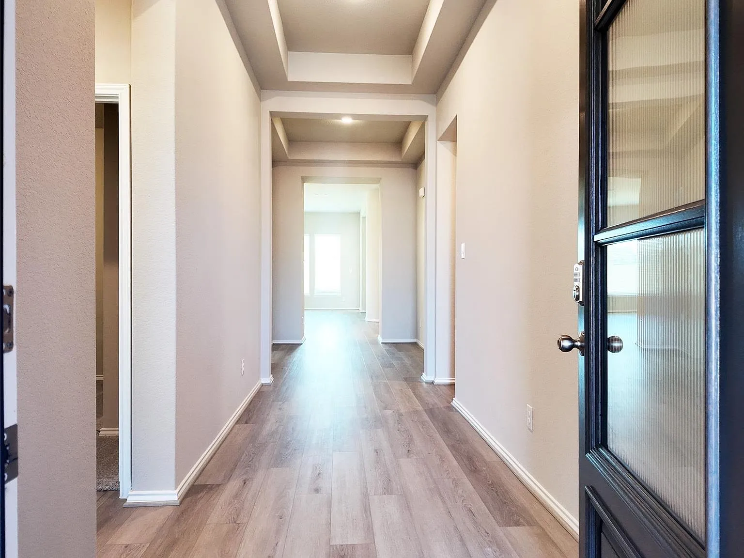4 bed, 3.0 bath, 2534 sqft, $2,950 — Photo 2
