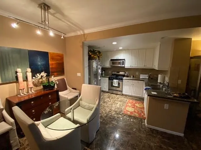3435 Watermarke Pl — Photo 6