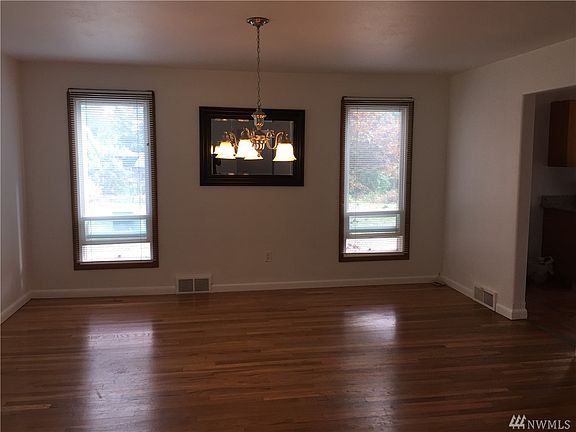 3rd image of 16255 Des Moines Memorial Dr S