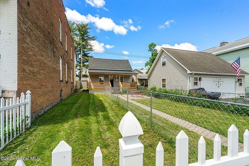 3rd image of 1323 5th Avenue