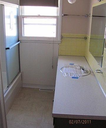 4th image of 2423 Simmons St