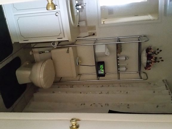 3rd image of 81 Bay Ln