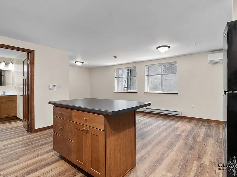 610 Gray St Apartments — Photo 4