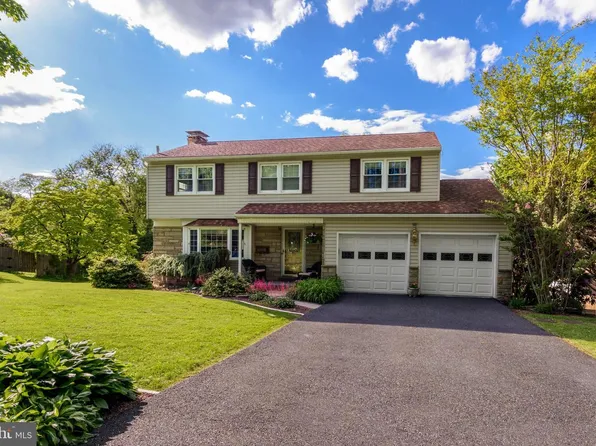 352 Blacksmith Rd, Camp Hill, PA 17011