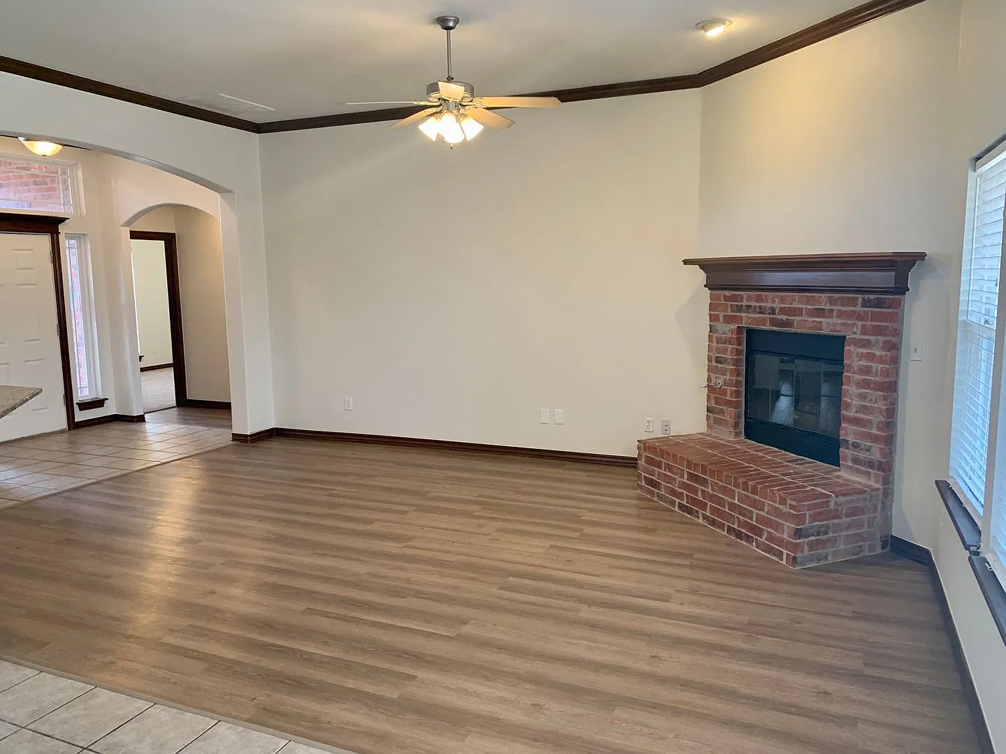 4 Bedroom, 2 Bath in Drakestone Addition of Yukon — Photo 4