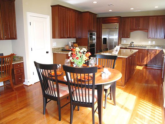 Kitchen & Breakfast Room