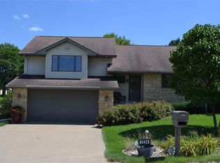 2234 Jericho Rd, Peosta, IA 52068