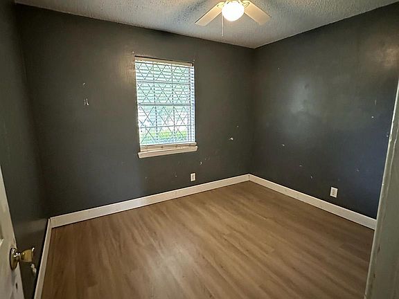 5th image of 244 Hickerson Ave