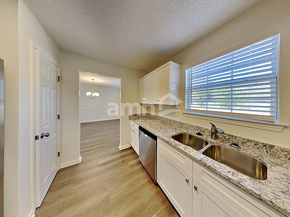 4th image of 328 Kaleb Ct