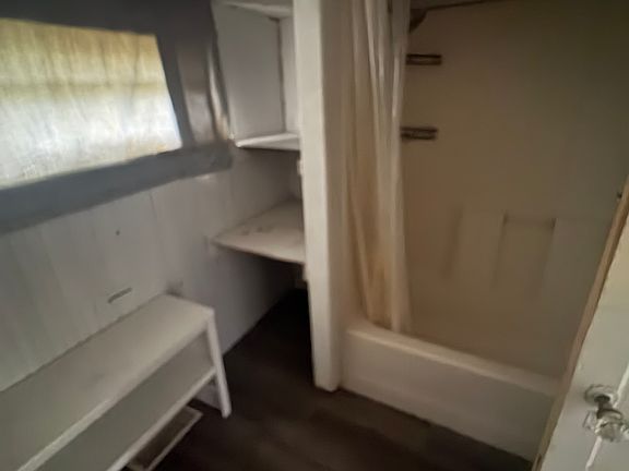 2nd image of 107 W Harrison St