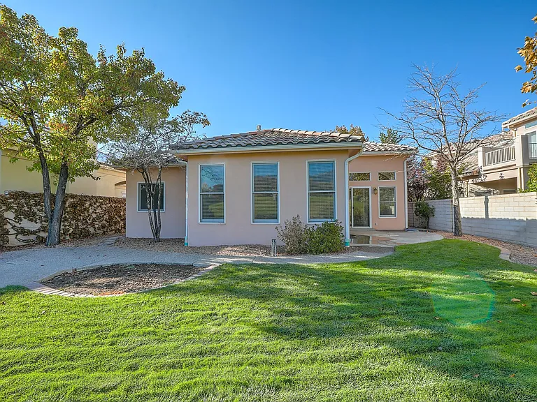 11240 Los Lagos NE — Photo 29