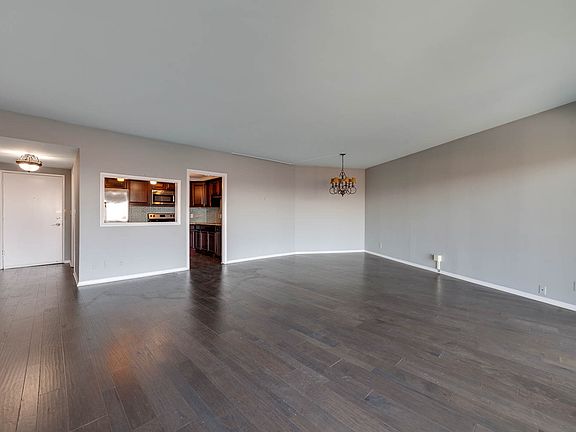 Kitchen opens to combo LR/DR