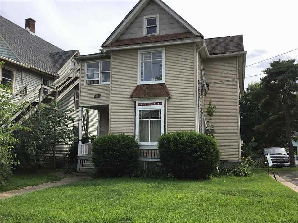 2nd image of 1815 Charles St