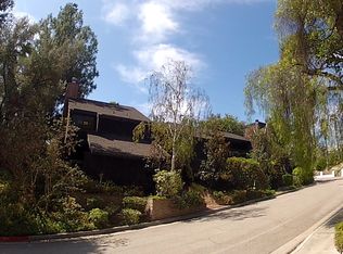 19246 Casa Pl, Tarzana, CA 91356