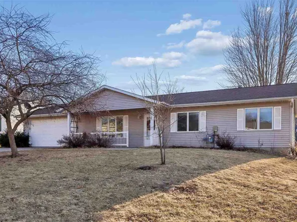 205 Valley Rd, Williamsburg, IA 52361