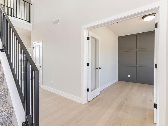 4th image of 5105 Castlebar Dr