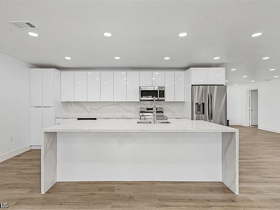 3rd image of 6043 Birnam Wood Ln