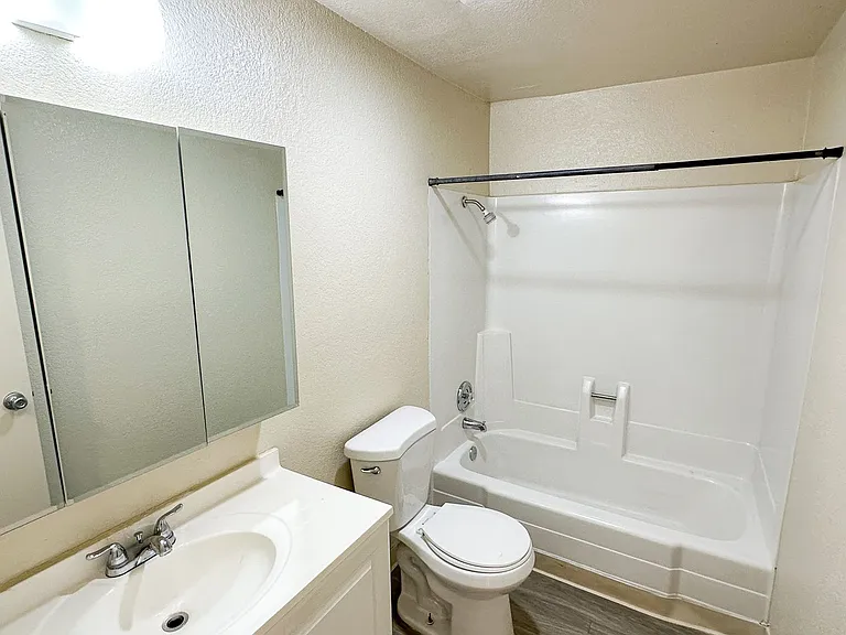 Mountain Vista Apartments — Photo 10