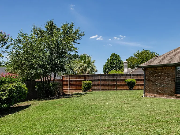 3624 Amanda Cir — Photo 23