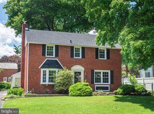 320 Colonial Park Dr, Springfield, PA 19064