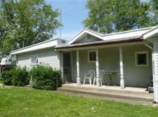 70321 Beach Dr, Edwardsburg, MI 49112