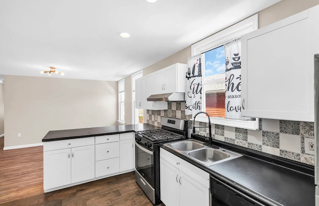 3 bed, $3,095 — Photo 3