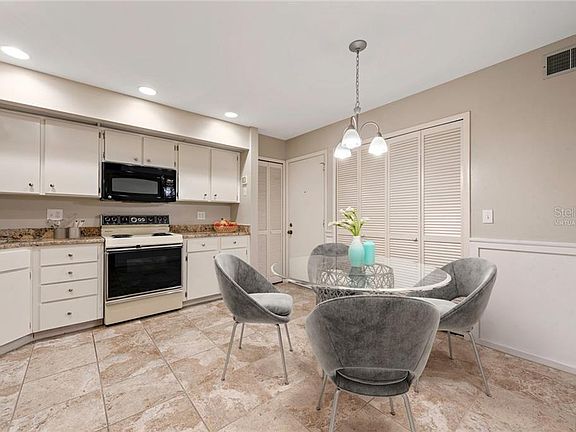 5th image of 239 Heron Bay Cir