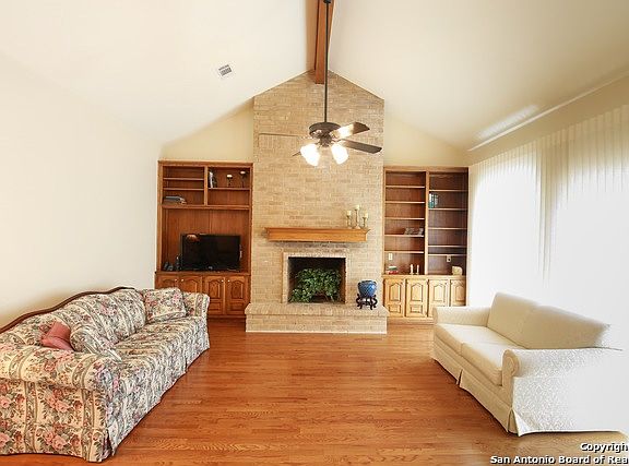 3rd image of 1352 Patio Dr