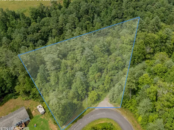 Balfour Dr, Harriman, TN 37748