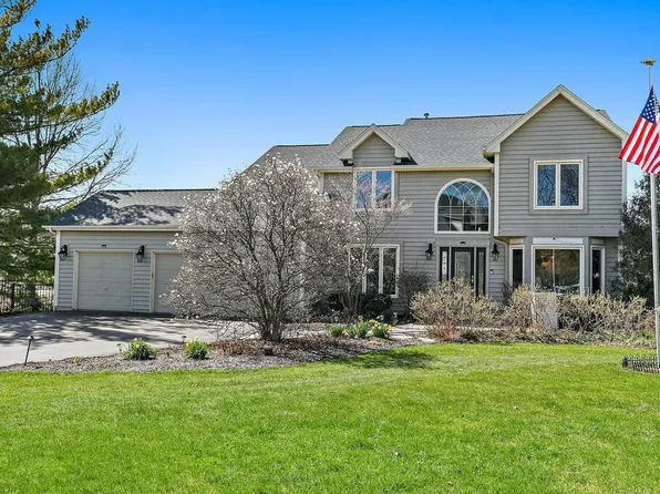 41W097 S Bridle Creek Dr, St Charles, IL 60175