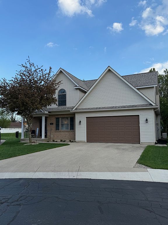120 Village Green Dr - Property Image