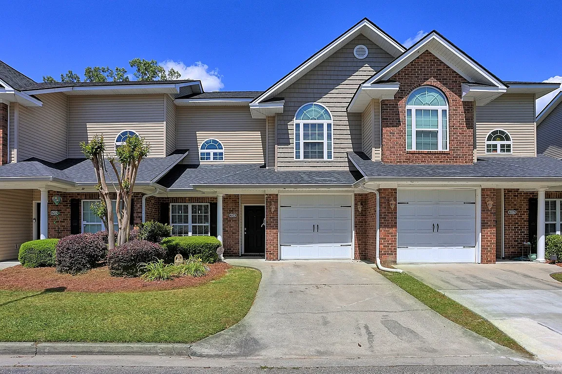 3 bed, 1633 sqft, $2,850 — Photo 1