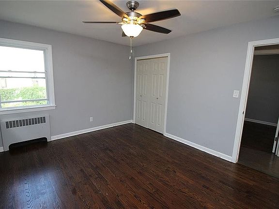 5th image of 229 Bancroft Ave