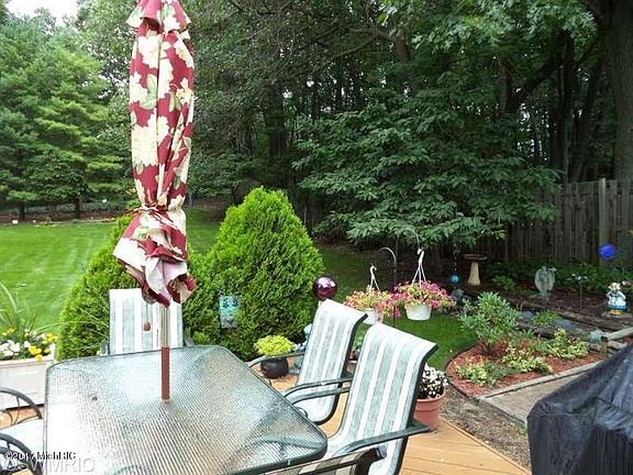 3rd image of 2424 Norcrest Dr