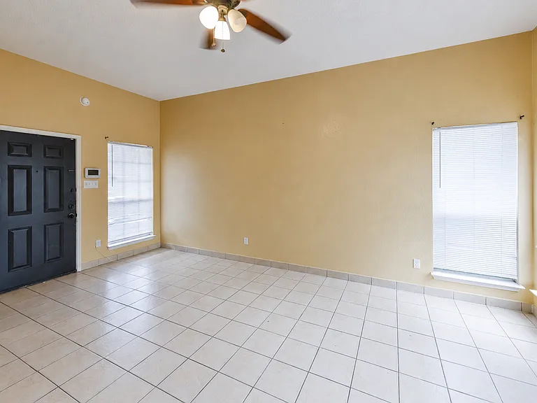 2308 Woodlands Dr — Photo 7