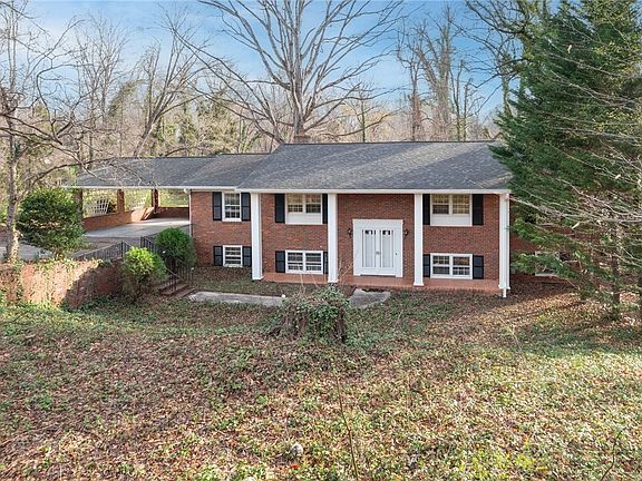2nd image of 624 Brentwood Court