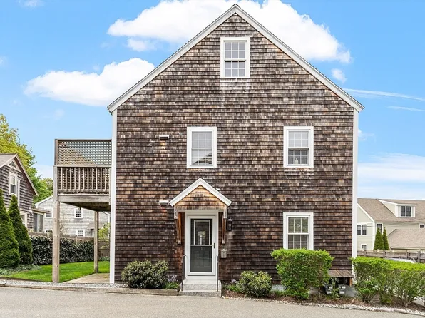 12 Morse Ct #1, Manchester, MA 01944