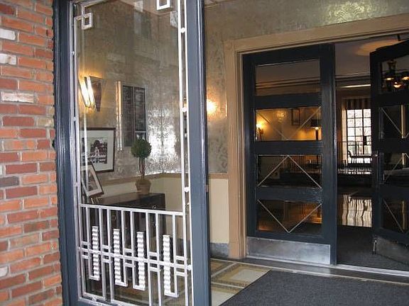 3rd image of 35 Parkview Ave APT 3H