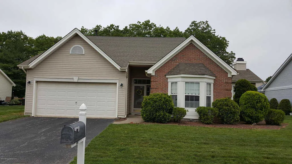 86 Chain Blvd photo 1