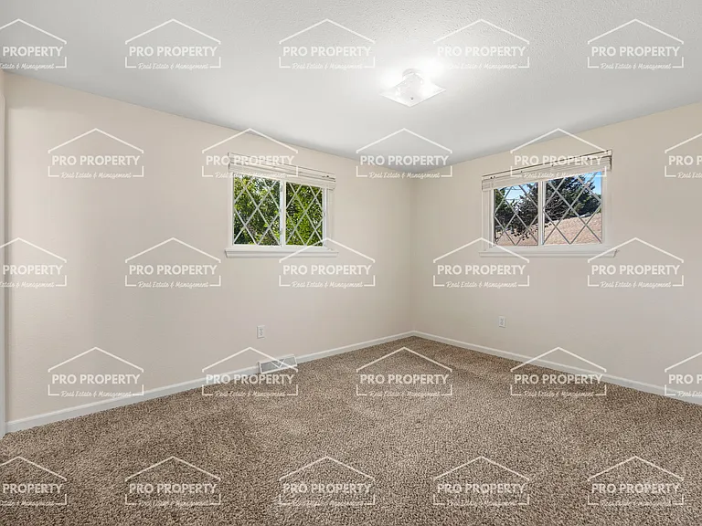 706 W 47th St — Photo 21