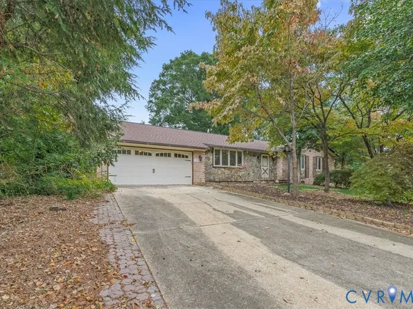 1304 Wellington Rd, Colonial Heights, VA 23834