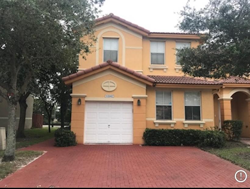 1st image of 10942 NW 78th Ter
