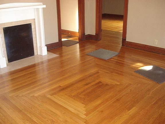 3rd image of 215 N Miller St