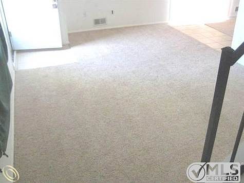 LIVING ROOM.JPG