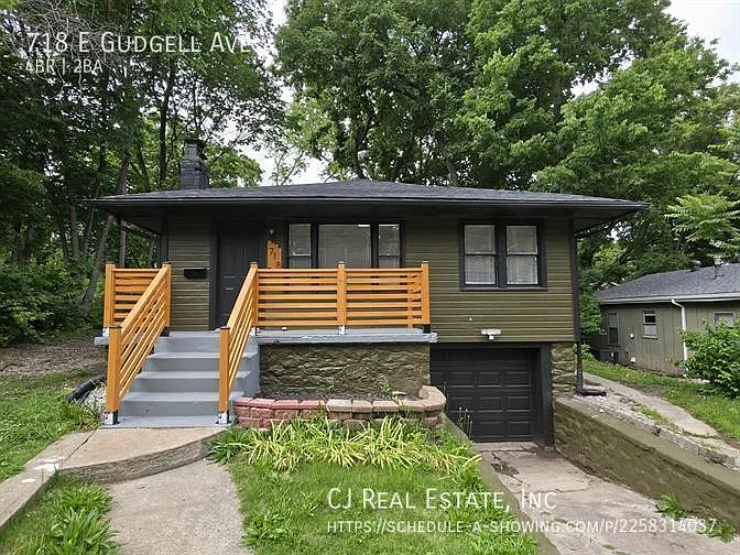 718 E Gudgell Ave — Photo 2