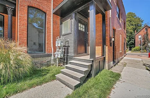 162 Allen St Photo 1