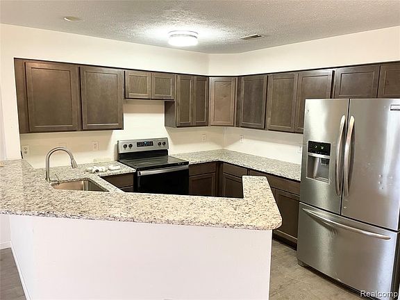 5th image of 1537 Weatherstone Dr #224