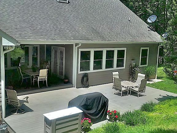 5th image of 1730 Stuartsburg Rd