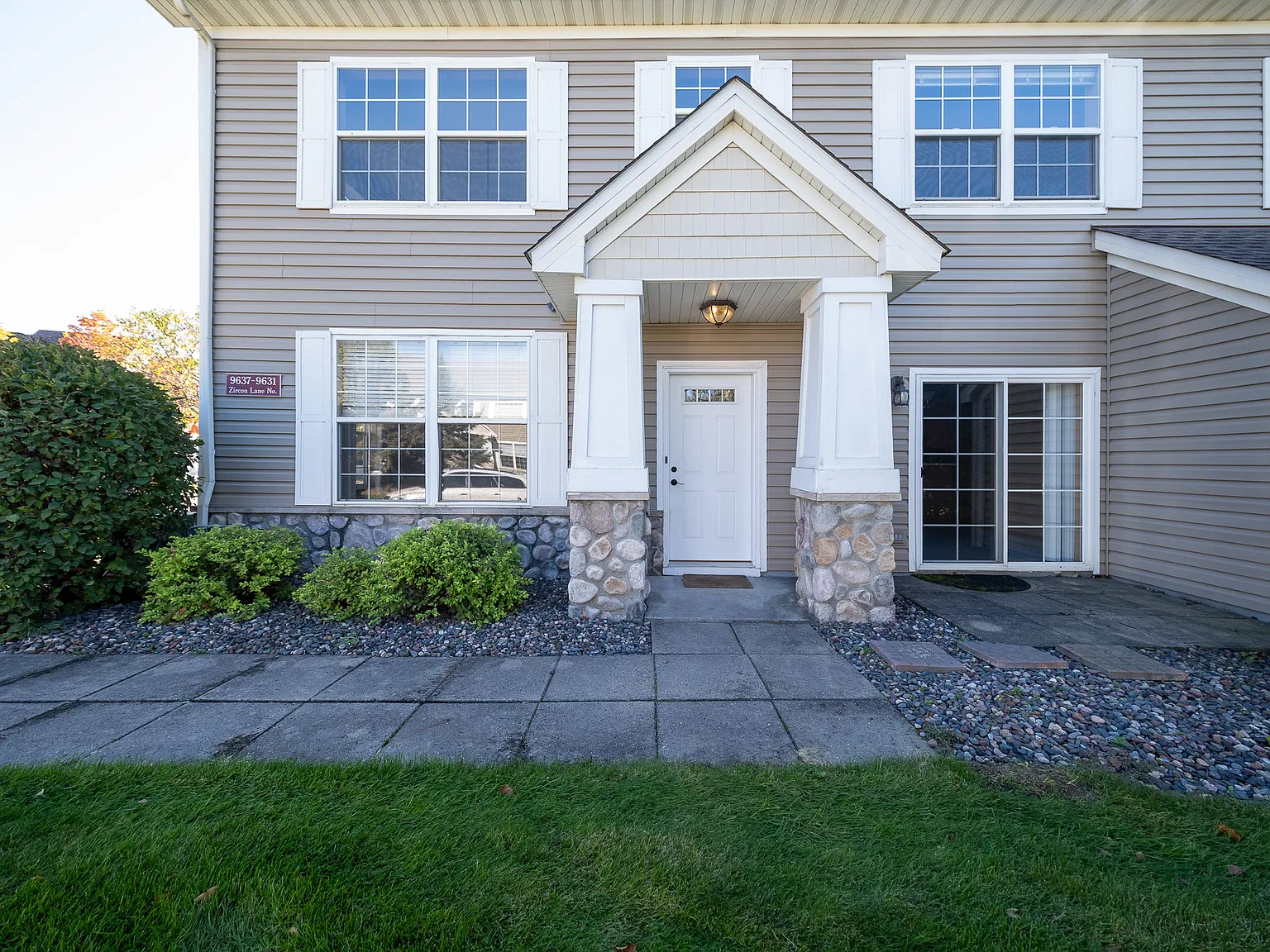 Zircon Lane North, Maple Grove (9637) LS CW1 - 1 — Photo 1